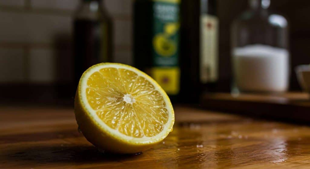 Cet ingrédient que vous avez dans votre cuisine est le meilleur exfoliant doux pour une peau éclatante.