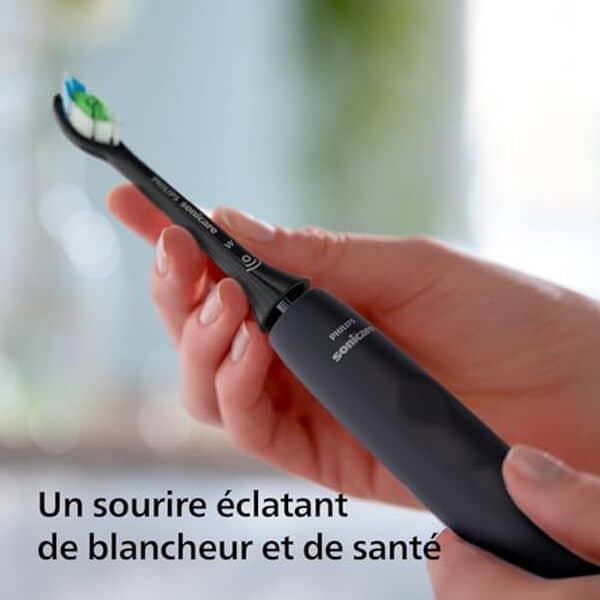 Découvrez la Philips Sonicare 4100 : une brosse à dents électrique compacte et puissante pour un nettoyage dentaire optimal.