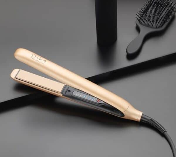Découvrez notre avis sur le lisseur tactile diva pro styling precious metals or rose : technologie innovante, design chic et résultats professionnels pour des cheveux parfaitement lisses et brillants.
