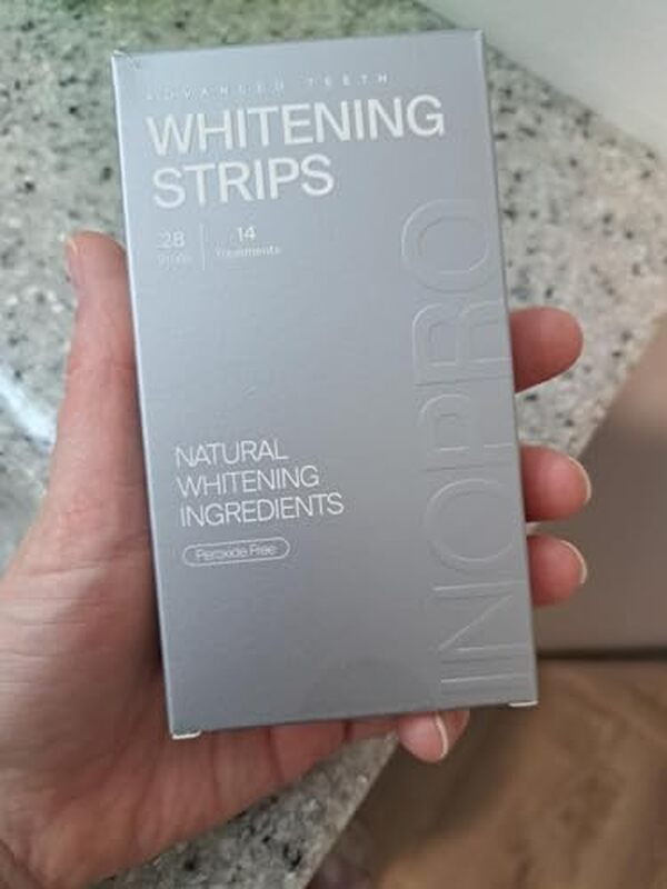 Découvrez notre avis détaillé sur le kit de bandes blanchissantes inoPro : formule douce pour dents sensibles, résultats visibles et conseils d'utilisation. 